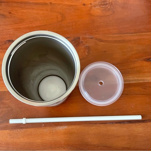 Starbucks 2022 Holiday Silver Swirl Tumbler - Picture 5 of 6